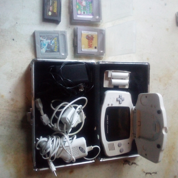 Nintendo advance with light attachment an games